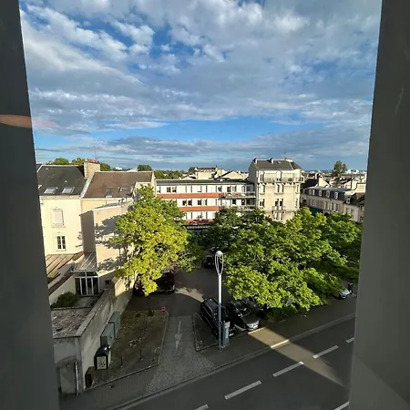 We Live In R - 301 Reims