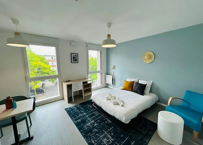 We Live In R - 301 *