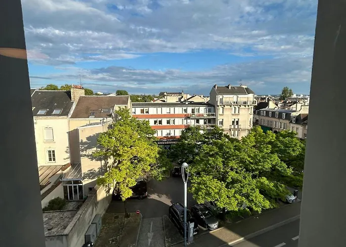 We Live In R - 301 Reims